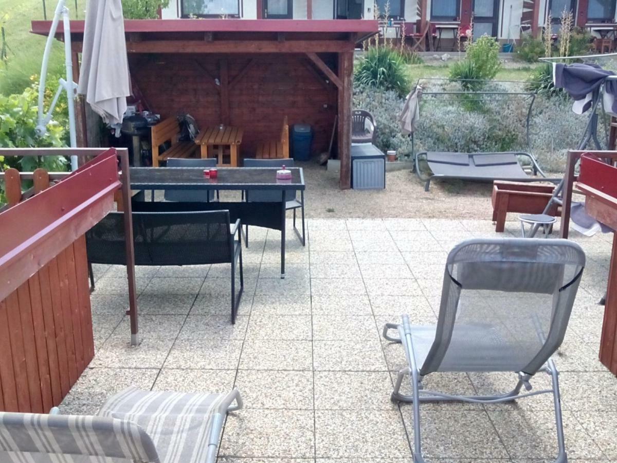 Penzion Nad Jezerem Pavlov Exteriör bild