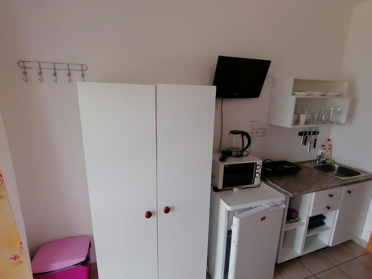 Penzion Nad Jezerem Pavlov Exteriör bild